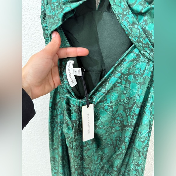 Banana Republic STRETCH-SATIN TWISTED OPEN-BACK MAXI DRESS Size 2 NWT - Picture 7 of 10